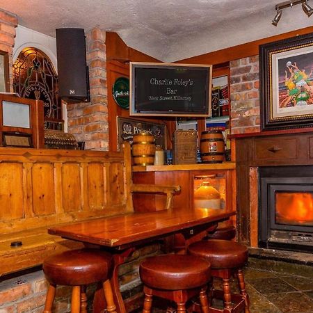 Bed and Breakfast Charlie Foleys Killarney Exterior foto